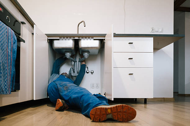 Professional Emergency Plumber technician working in Moon, VA